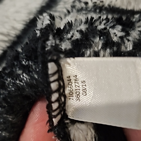 STUNNING VS PINK SNOWFLAKE CHRISTMAS ROBE - Picture 7 of 8